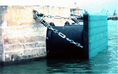THE 1ST DOMESTIC 300,000-TONS OIL TERMINAL